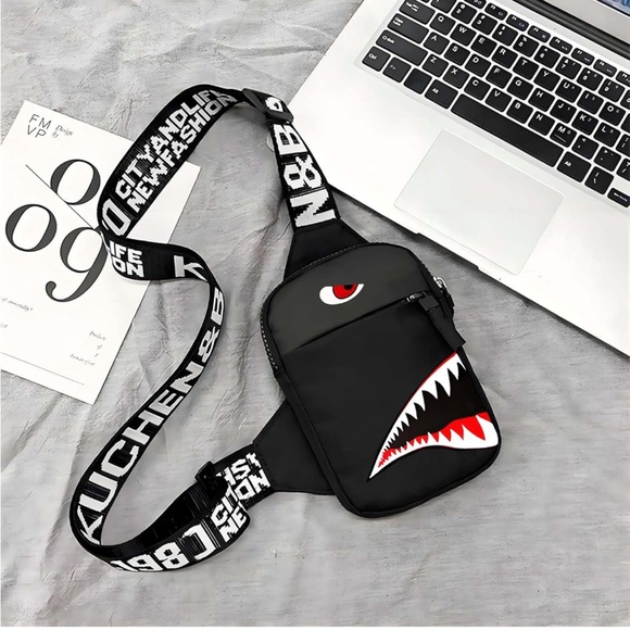 Statement The Shoulder Bag Sling Bag - Picture 5 of 6